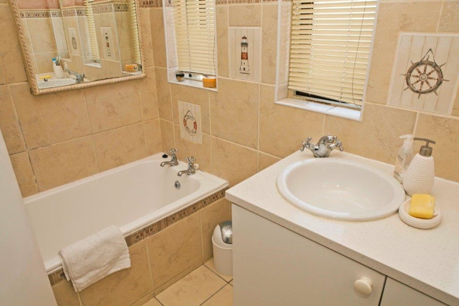 8 Bedroom Property for Sale in Fish Hoek Western Cape